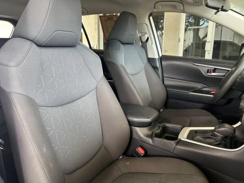 Used 2025 Toyota RAV4 XLE FWD image 22