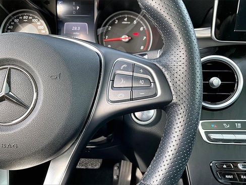 Used 2019 Mercedes-Benz GLC 300 w/ Premium Package image 12