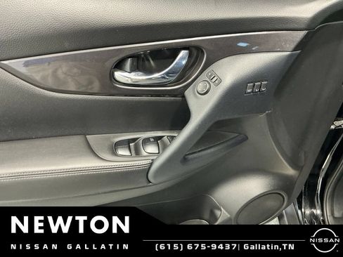 Used 2019 Nissan Rogue SV w/ Premium Package FWD image 35