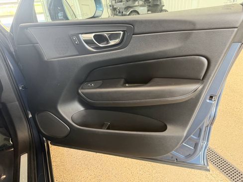 Used 2023 Volvo XC60 B5 Plus FWD image 16