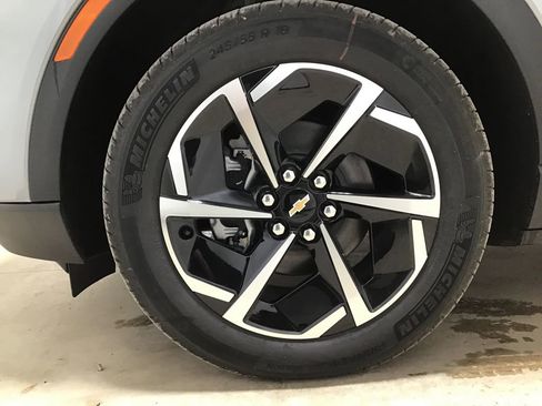 New 2026 Chevrolet Equinox EV LT image 28