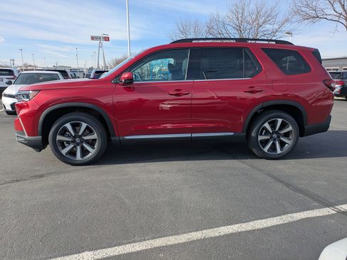 New 2025 Honda Pilot Touring image 9