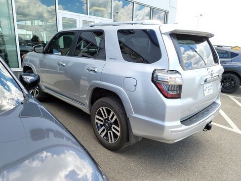 Used 2020 Toyota 4Runner Limited AWD/4WD image 4