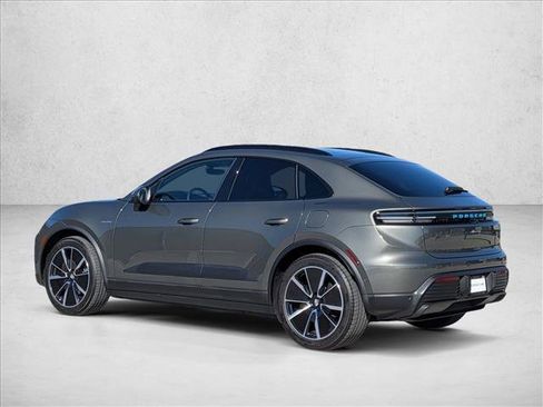 Used 2025 Porsche Macan Electric image 3