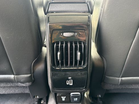 Used 2022 Jeep Compass Latitude w/ Convenience Group AWD/4WD image 32