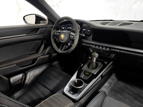 Used 2022 Porsche 911 GT3 image 16