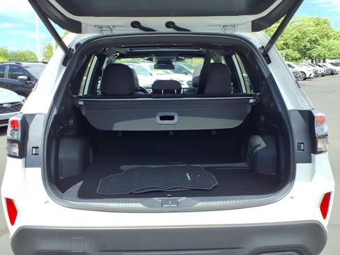 Certified 2025 Subaru Forester Premium AWD/4WD image 16