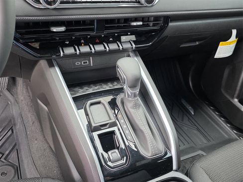 New 2026 Chevrolet Colorado LT image 18