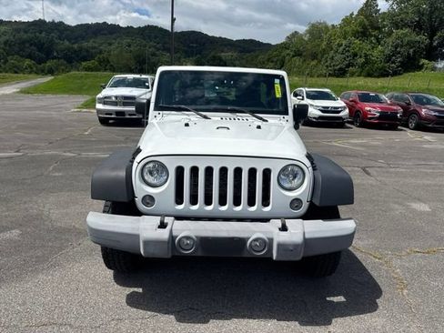 Used 2016 Jeep Wrangler Unlimited Sport w/ Connectivity Group AWD/4WD image 3
