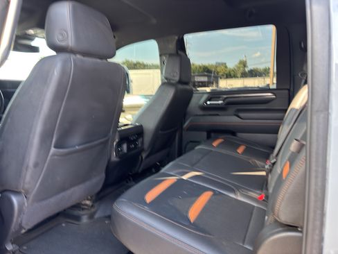 Used 2024 GMC Sierra 2500 AT4 AWD/4WD image 5