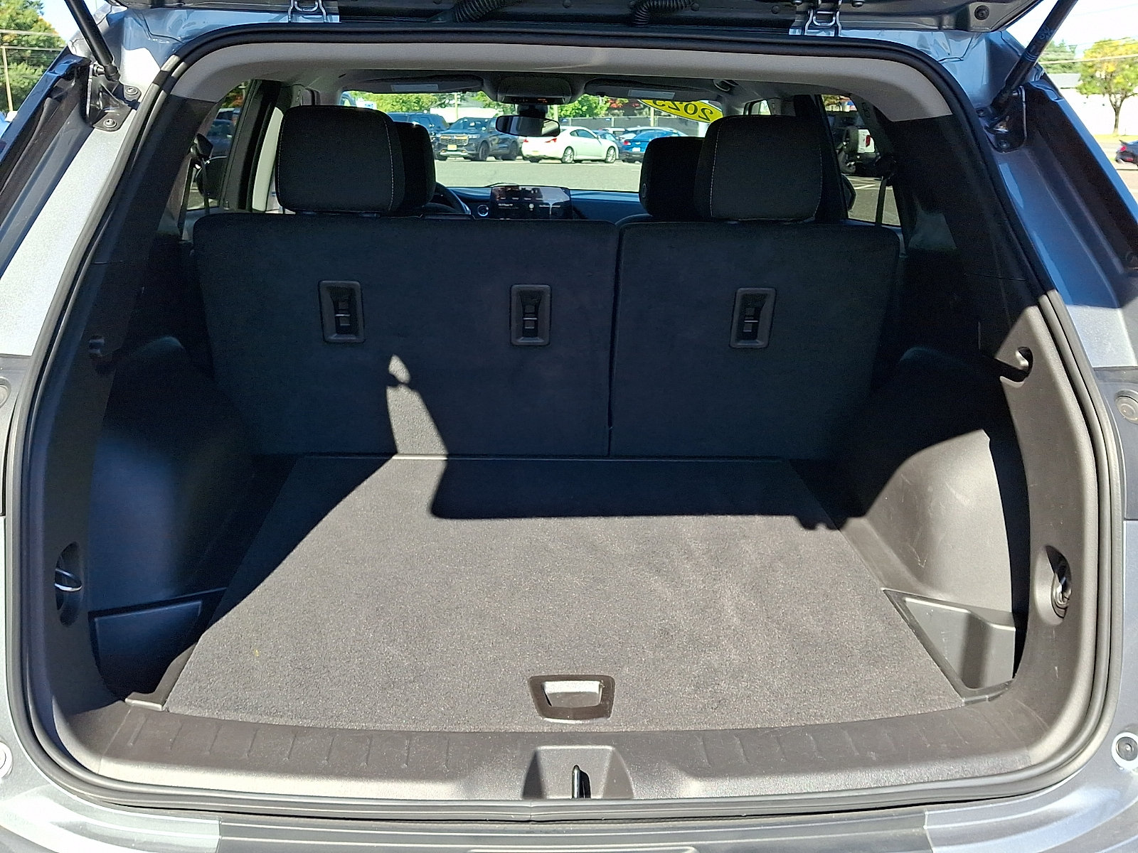 Used 2025 Chevrolet Blazer LT FWD image 29