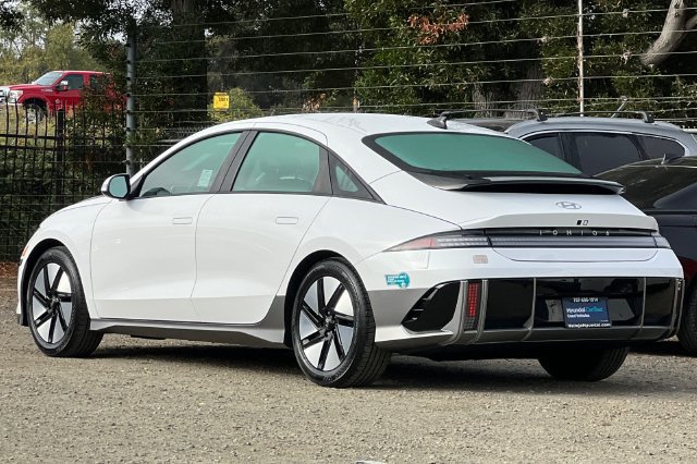 Certified 2025 Hyundai Ioniq 6 SE RWD image 8