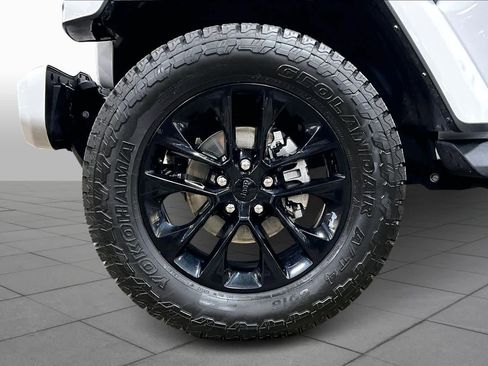 Used 2022 Jeep Wrangler Unlimited Sahara image 11