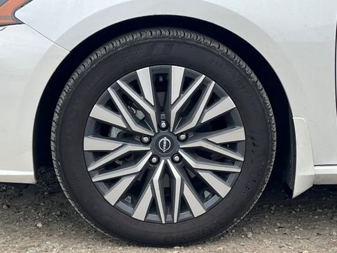 Used 2024 Nissan Altima 2.5 SV w/ SV Premium Package image 27