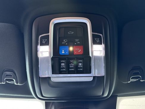 Used 2024 RAM 2500 Limited w/ Safety Group image 33