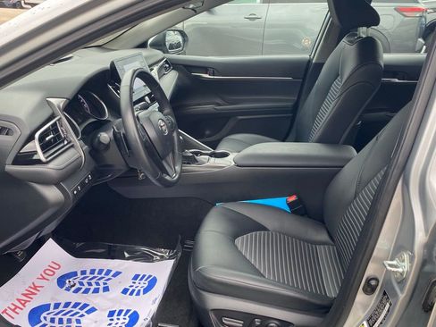 Used 2024 Toyota Camry SE image 6