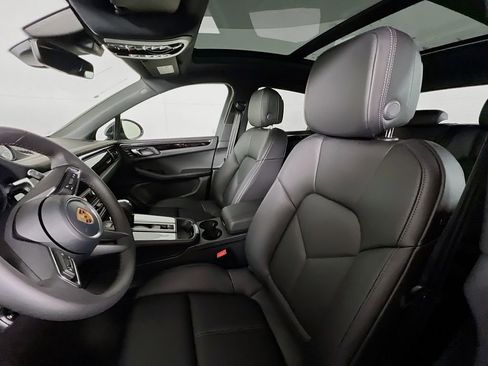 New 2026 Porsche Macan image 5