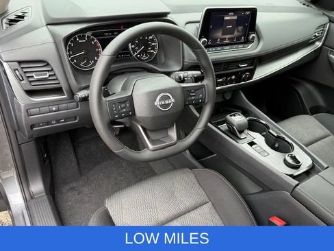 Used 2026 Nissan Rogue SV AWD/4WD image 12