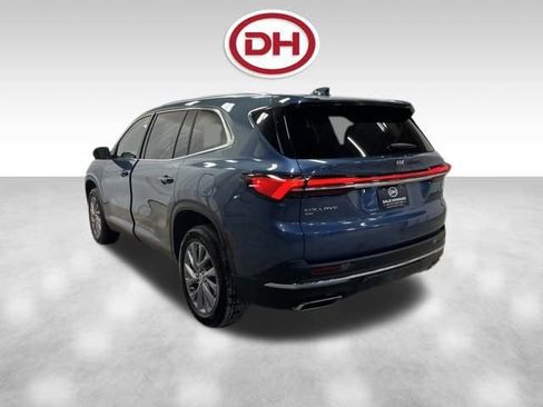 Used 2025 Buick Enclave Preferred image 9