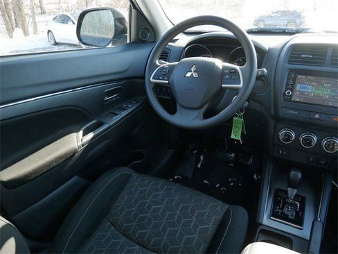 Used 2025 Mitsubishi Outlander Sport ES image 10