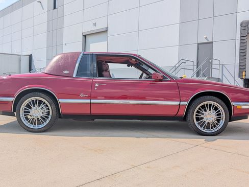 Used 1990 Buick Riviera Coupe FWD image 19