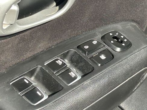 Used 2017 Kia Soul + FWD image 25