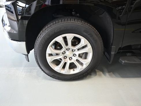 Used 2022 Chevrolet Silverado 1500 LTZ w/ LTZ Premium Package AWD/4WD image 31