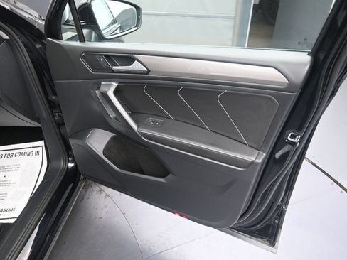 Used 2023 Volkswagen Tiguan SE w/ Panoramic Sunroof Package AWD/4WD image 43