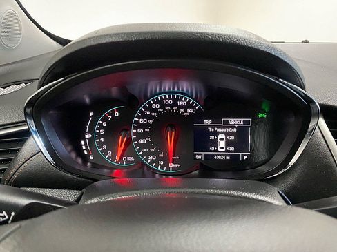 Used 2020 Chevrolet Trax LT w/ LT Convenience Package image 19