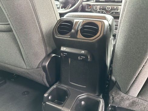 Used 2025 Jeep Wrangler Unlimited Sport AWD/4WD image 17