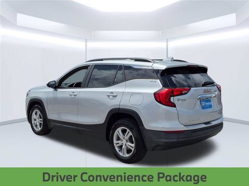 Used 2021 GMC Terrain SLE w/ Driver Convenience Package FWD image 4