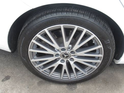 Used 2025 Mercedes-Benz CLA 250 4MATIC image 9