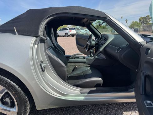 Used 2006 Pontiac Solstice Convertible w/ Premium Package RWD image 39