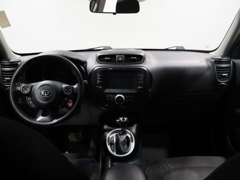 Used 2018 Kia Soul + image 14
