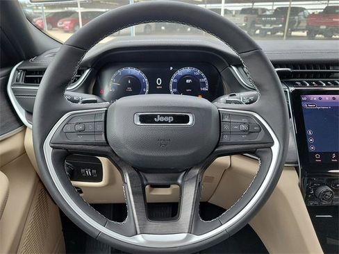 New 2025 Jeep Grand Cherokee L Limited image 19