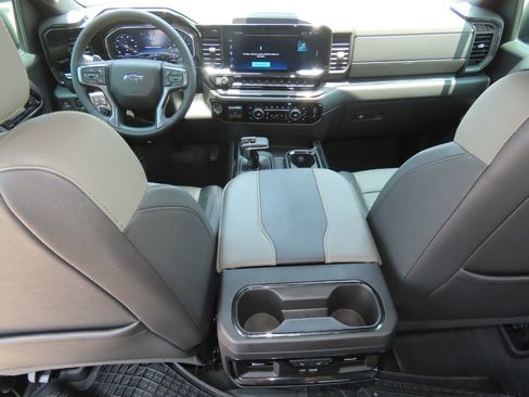 Used 2023 Chevrolet Silverado 1500 ZR2 w/ Technology Package AWD/4WD image 23