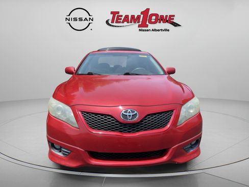 Used 2011 Toyota Camry SE w/ SE Extra-Value Pkg #1 FWD image 2