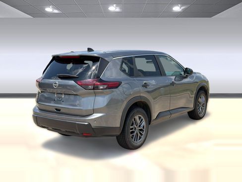 Used 2024 Nissan Rogue S AWD/4WD image 9