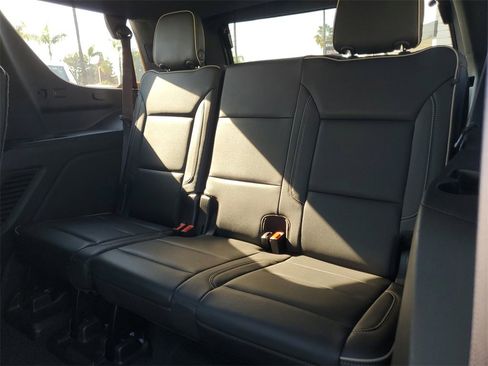 Used 2021 Chevrolet Tahoe Premier w/ Premium Package image 16