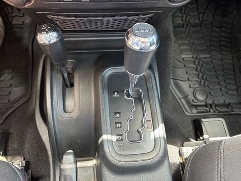 Used 2018 Jeep Wrangler Sport AWD/4WD image 22