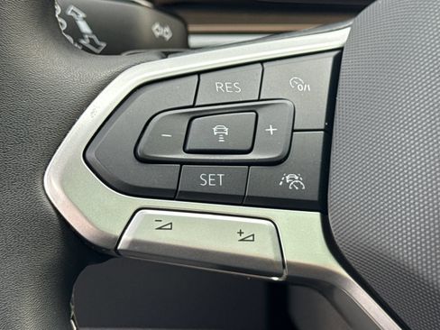 Certified 2026 Volkswagen Atlas SEL AWD/4WD image 33
