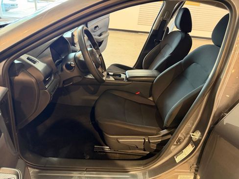 Used 2025 Nissan Sentra S FWD image 21