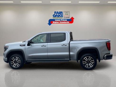 Used 2024 GMC Sierra 1500 AT4 w/ Technology Package image 12