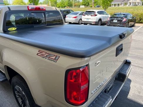 Used 2022 Chevrolet Colorado Z71 AWD/4WD image 34