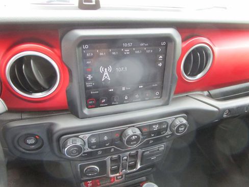 Used 2020 Jeep Wrangler Unlimited Rubicon w/ Dual Top Group image 31