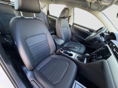 Used 2021 Volkswagen Passat 2.0T SE image 19