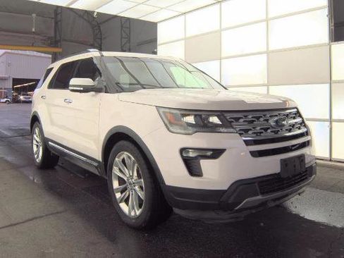 Used 2018 Ford Explorer Limited image 3
