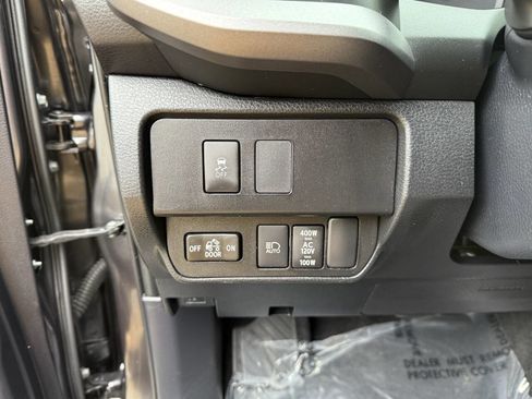 Used 2020 Toyota Tacoma TRD Off-Road w/ Blackout Package image 38