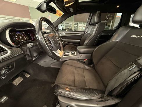 Used 2020 Jeep Grand Cherokee SRT image 25