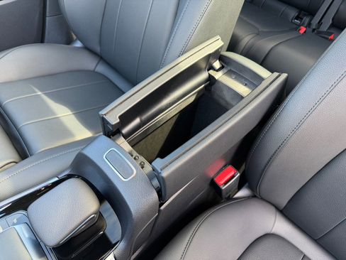 Used 2023 Mercedes-Benz EQB 300 4MATIC image 31